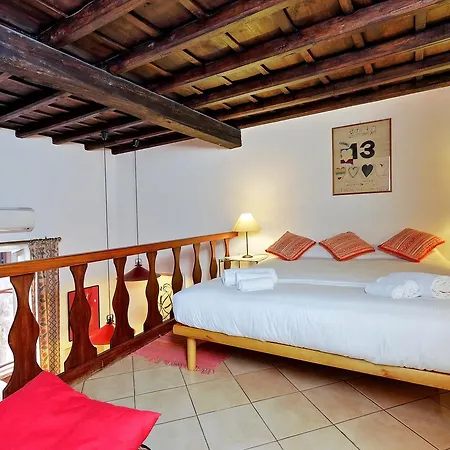 Campo Marzio Studio Apartment | Romeloft Apartment *